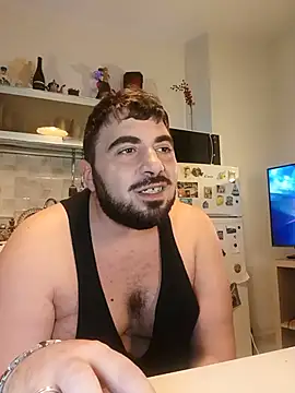 הופעת וובקאם של bear_skinny
