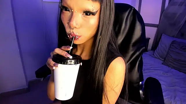 Naff_eratu Chat XXX in diretta