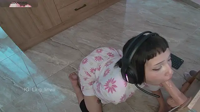 ling_meow's Live XXX Chat