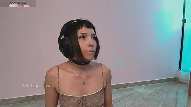 Chat +18 de ling_meow ao vivo