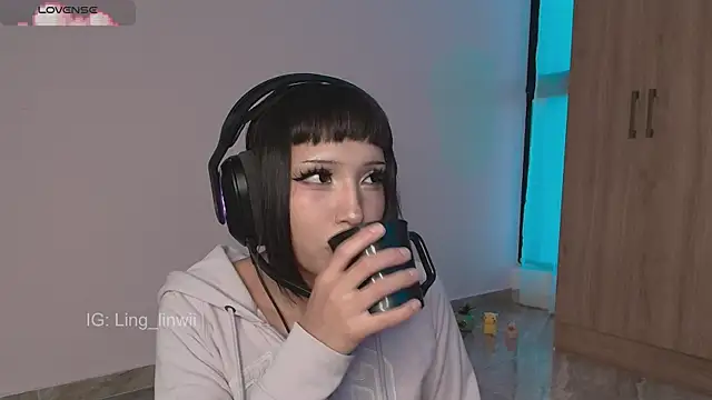 ling_meow Adlı Modelin Canlı XXX Sohbeti
