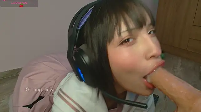 ling_meow's Live Chat Room