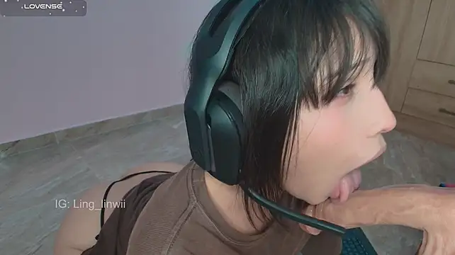 ling_meow's Webcam Show