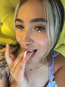 ManuelaVeeleez's Webcam Show