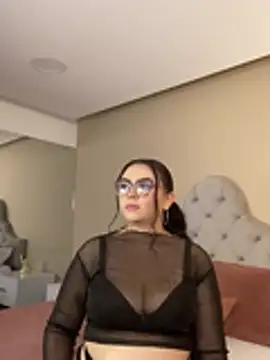 AlmaraRouge's Live XXX Chat