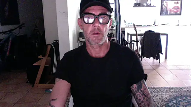 love_save_the_world Webcam Show