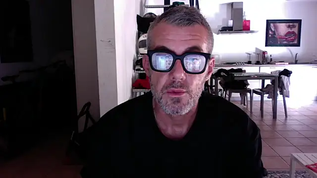 love_save_the_world Webcam show
