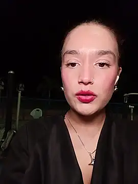 isabella_ferrer99 Adlı Modelin Web Kamerası Şovu