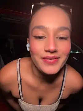 isabella_ferrer99 Adlı Modelin Web Kamerası Şovu