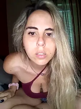 Emilyvuxa Show in webcam