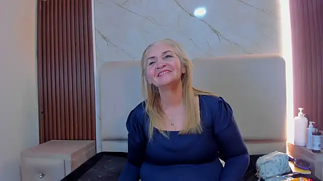 Show de queenstarhy na webcam