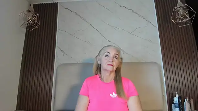 queenstarhy Webcamshow