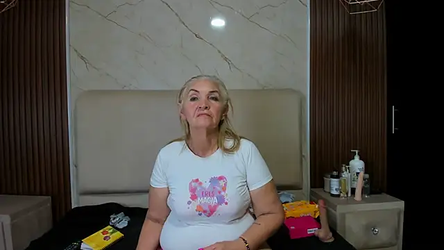 queenstarhy Webcamshow