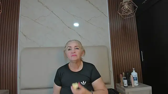 queenstarhy's Webcam Show