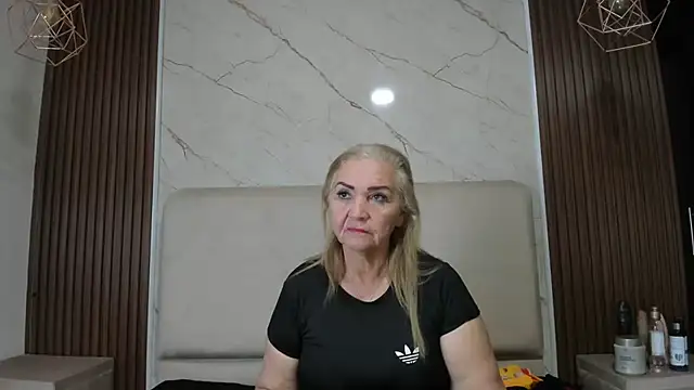 queenstarhy Pertunjukan Webcam
