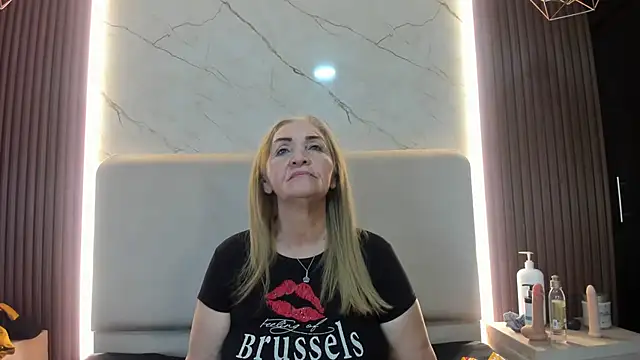 Show de queenstarhy na webcam