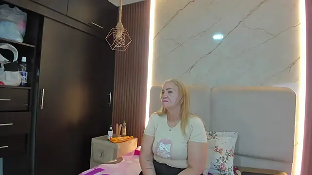 queenstarhy's Webcam Show