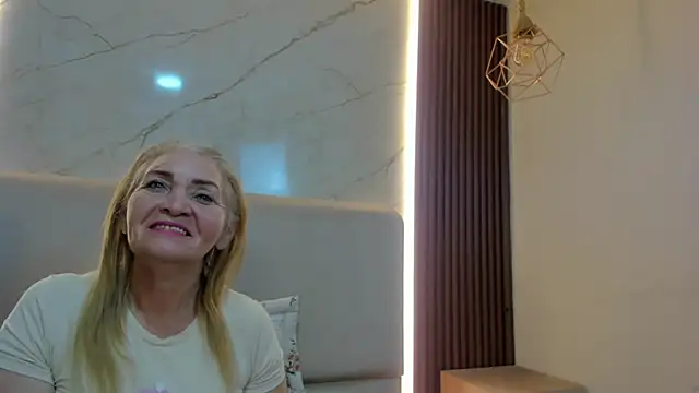 Show de queenstarhy na webcam