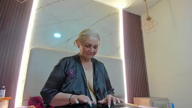 queenstarhy 网络视讯表演