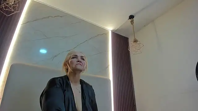 queenstarhy Adlı Modelin Web Kamerası Şovu