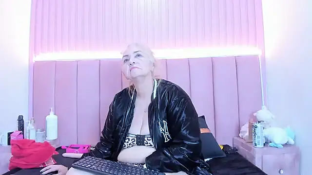 queenstarhy's Webcam Show