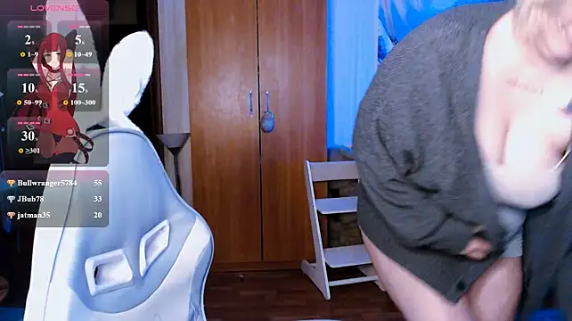 EyesUpHere8 – Live XXX-chat