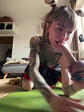 Show de SkinnyLilly na webcam