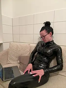SkinnyLilly Adlı Modelin Web Kamerası Şovu