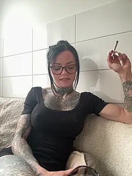 SkinnyLilly Webcam-Show