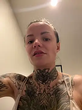 SkinnyLilly Webcam-Show
