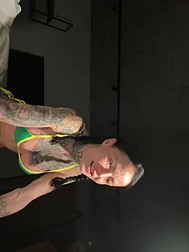SkinnyLilly Webcam-Show