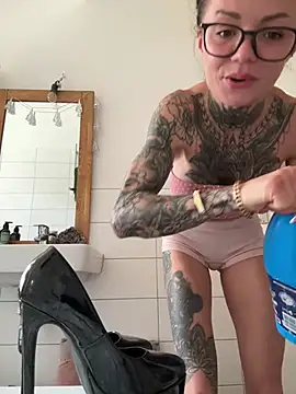 SkinnyLilly Webcam-Show
