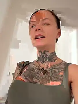 SkinnyLilly Webcam-Show