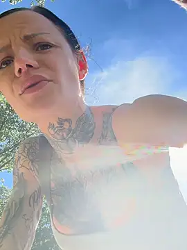 SkinnyLilly's Webcam Show