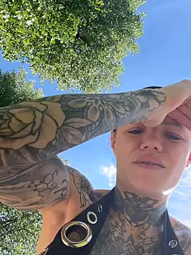 SkinnyLilly Webcam-Show