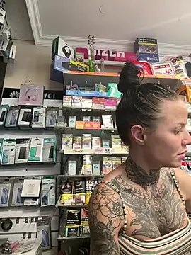 SkinnyLilly Webcam-Show