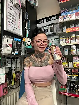 SkinnyLilly's Webcam Show