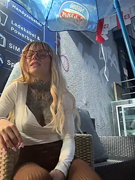 SkinnyLilly Webcam-Show
