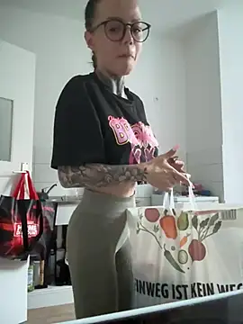 SkinnyLilly Webcam-Show