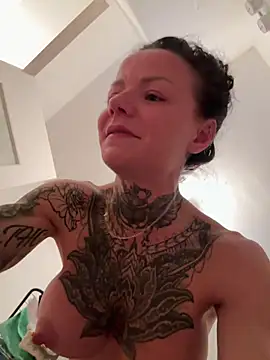 SkinnyLilly Webcam-Show