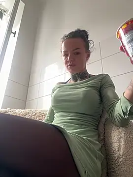 SkinnyLilly Webcam-Show