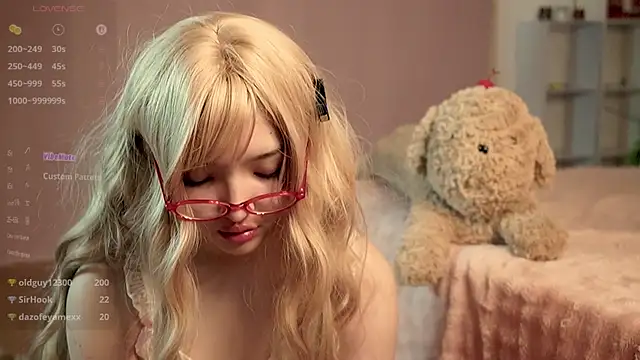 Linhmew's Webcam Show