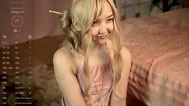 Linhmew Chat XXX live