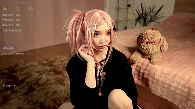 Linhmew Show in webcam