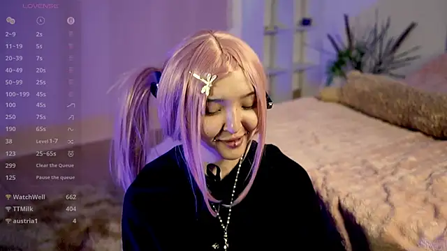Linhmew's Webcam Show