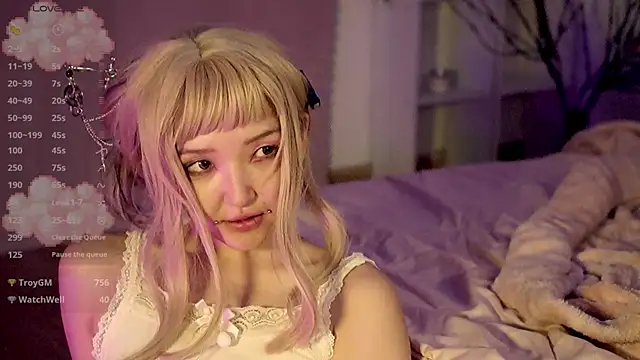 Linhmew Live XXX-Chat