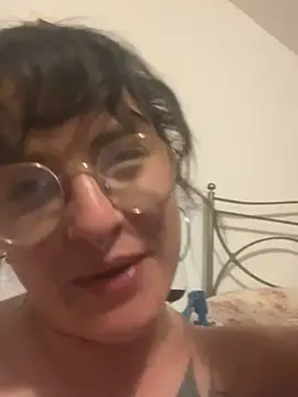 Xlilli69X Adlı Modelin Canlı Sohbet Odası