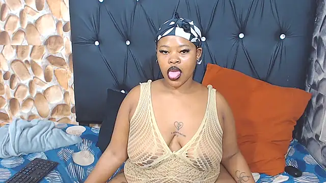 Czat XXX na żywo – BadAss_Bee