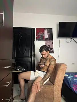 Kenny_romano Show in webcam