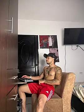 Kenny_romano Show in webcam
